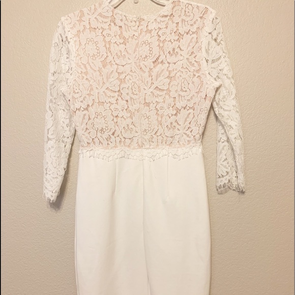 White lace lulus dress with sleeves - Picture 3 of 4